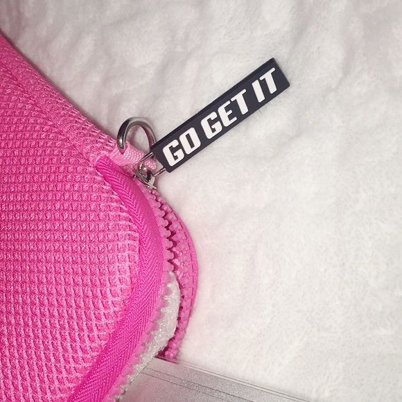 🎉PINK PADDED LAPTOP CASE FITS UP TO 13" 🎉 - Picture 4 of 5